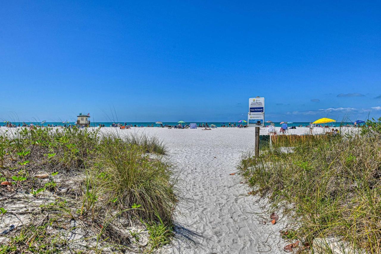 Lido Key Hideout With Patio And Yard And Walk To Beach! Sarasota Dış mekan fotoğraf